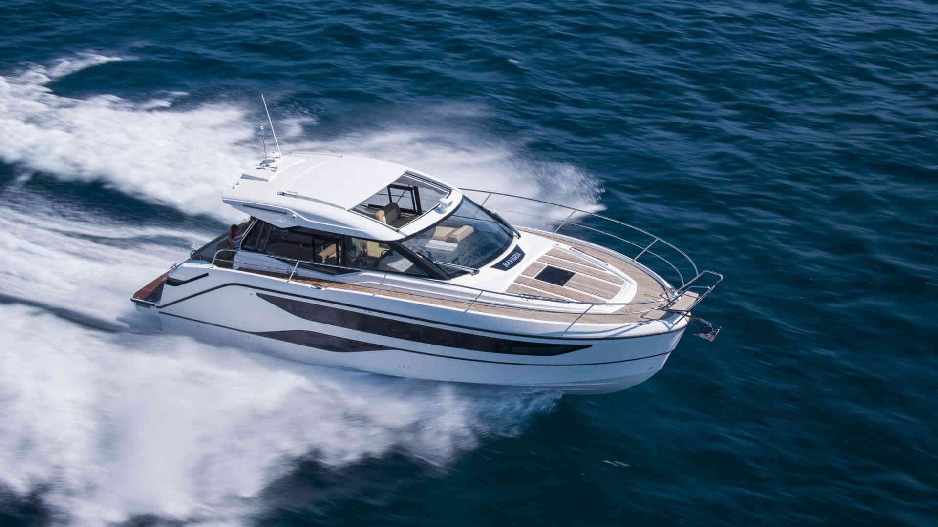 Bavaria SR36 pogled s boka — Zadar