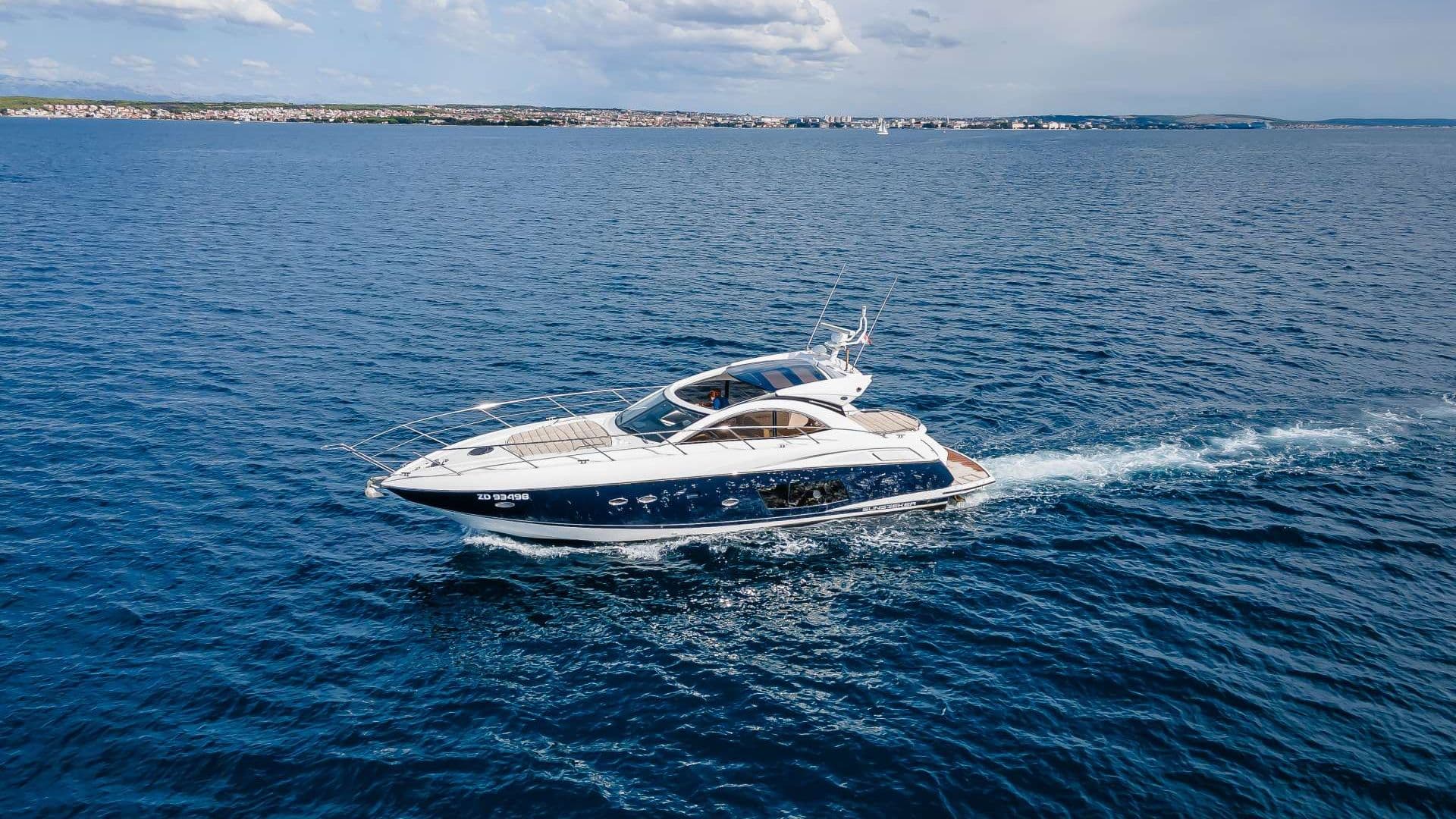 Portofino 48 - Open Seas pogled s boka — Zadar