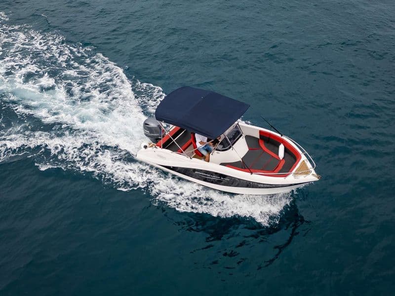 Barracuda 545 pogled s boka — Zadar