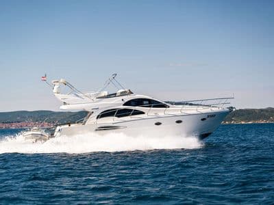 Astondoa 43 GLX Fly pogled s boka — Zadar