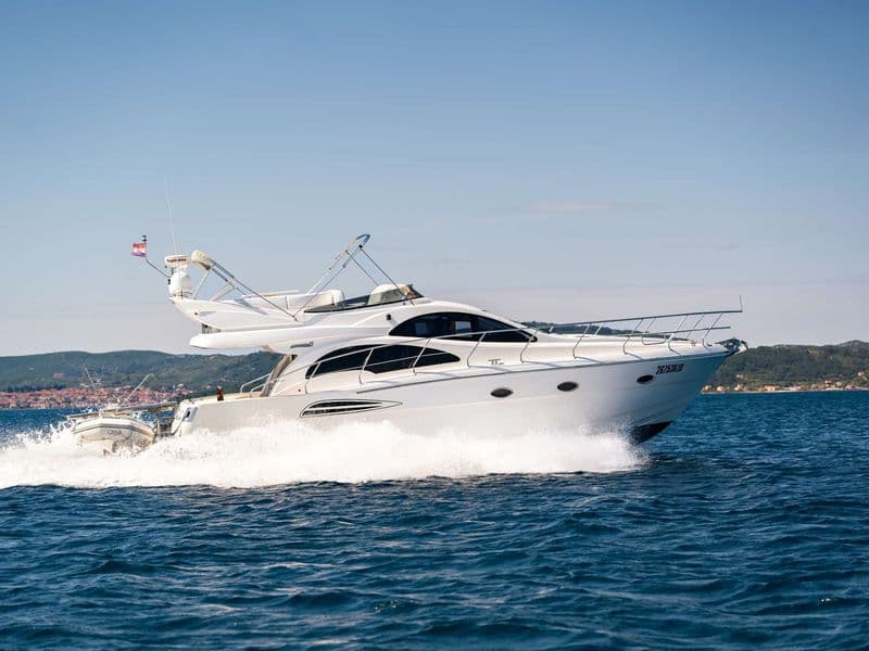 Astondoa 43 GLX Fly pogled s boka — Zadar