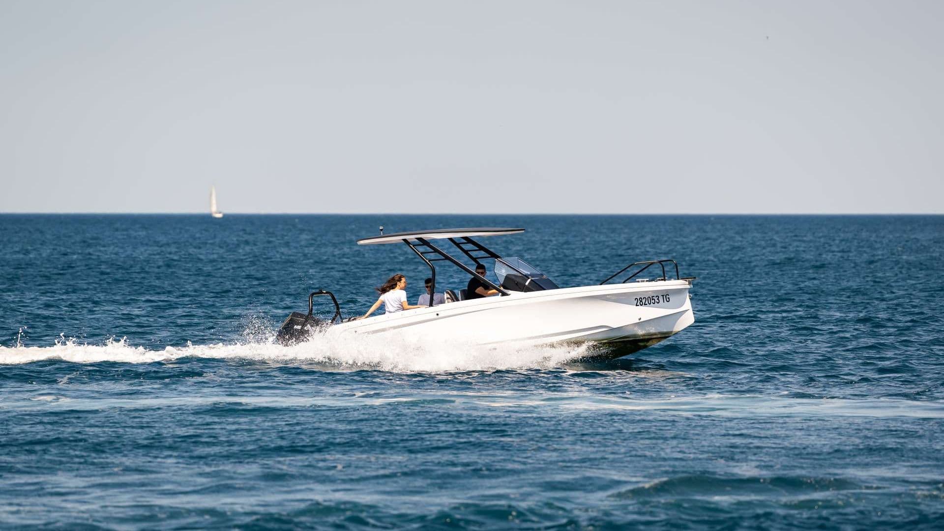 Axopar 22 T-top pogled s boka — Zadar