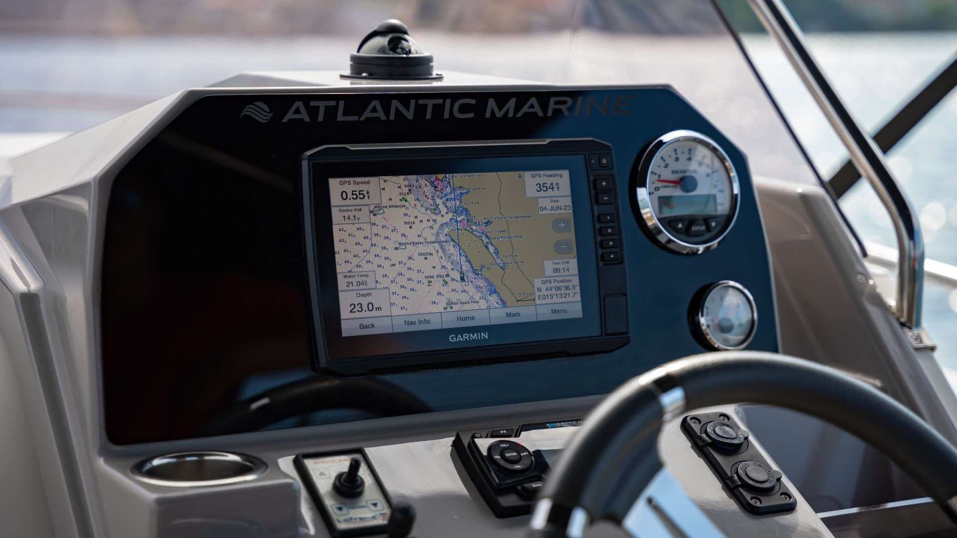 Atlantic Marine Open 750 pogled s boka — Zadar