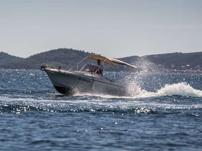 Unutrašnjost Atlantic Marine Open 670 — Zadar
