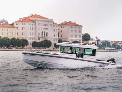 Interijer Axopar 28 AC — Zadar