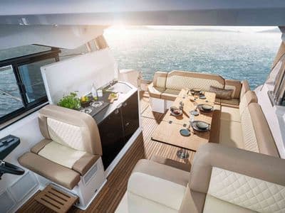 Bavaria SR36 interijer — Zadar