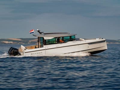 Saxdor 320 GTC na moru — Zadar