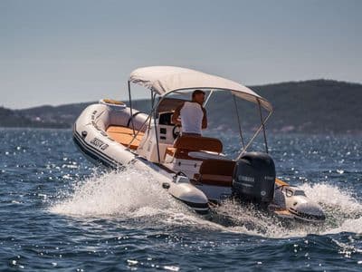 Tiger Marine Open 650 na moru — Zadar