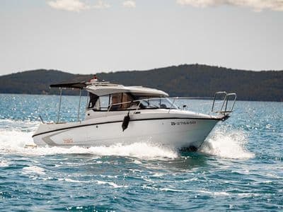 Antares 780 na moru — Zadar