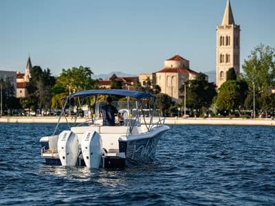 White Shark 265 na moru — Zadar