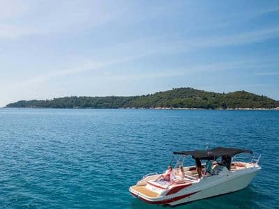Marina Cavtat pogled s mora privatni izlet brodom iz Dubrovnika