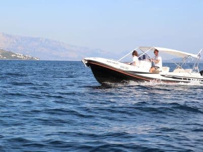 Zar 61 Black na moru