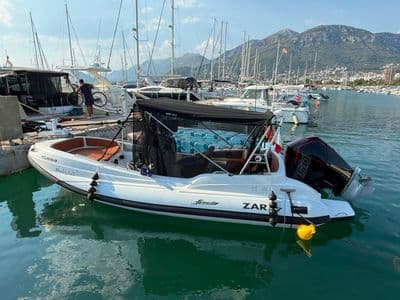RIB ZAR 57 Malvasia II vezan u marini Bar, Crna Gora