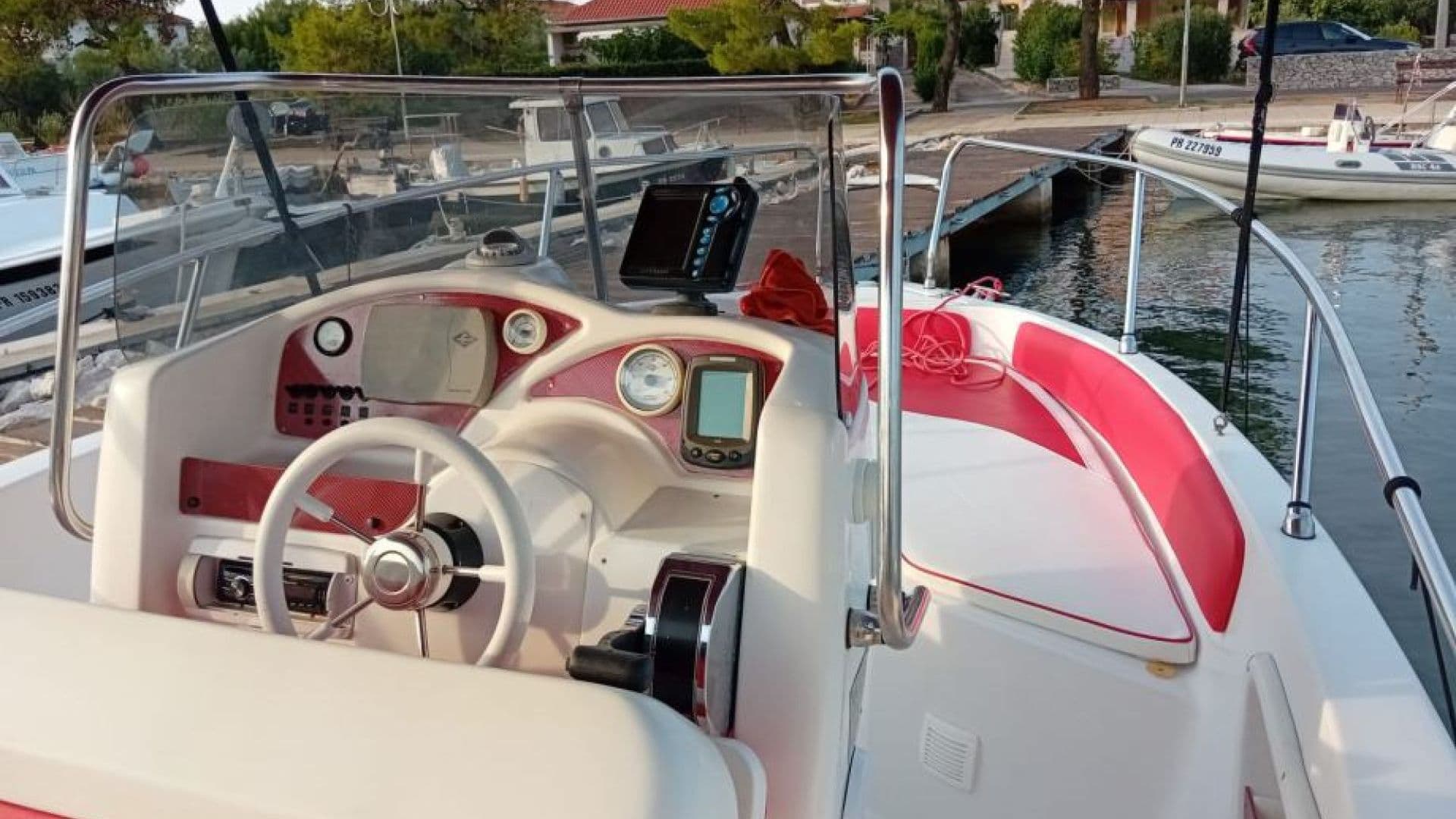 Blumax 6.5 gliser na otvorenom moru Medulin