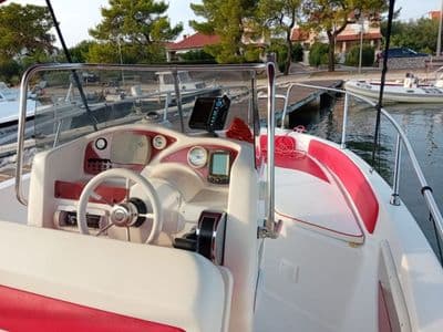 Blumax 6.5 gliser na otvorenom moru Medulin