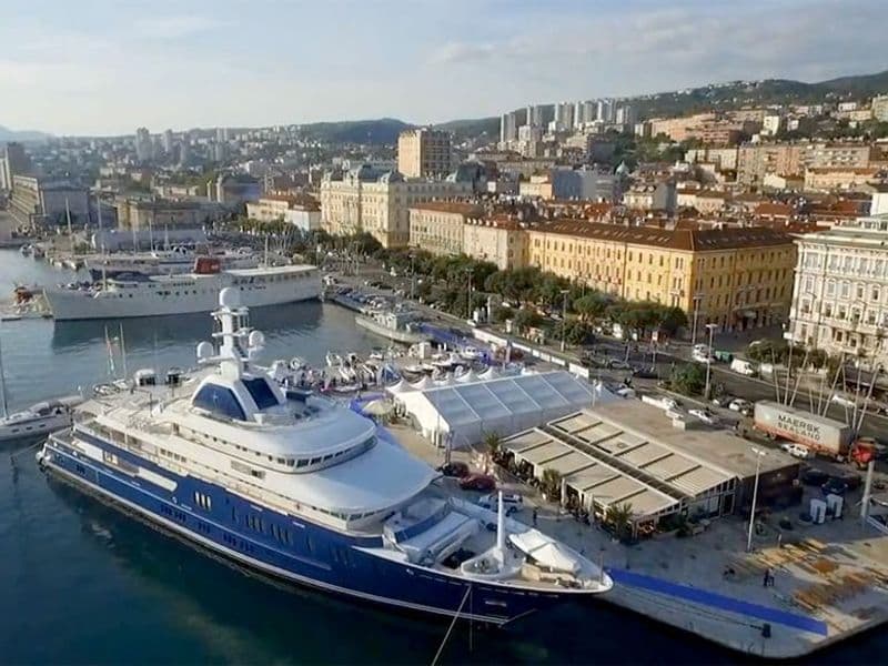 Rijeka — pogled na luku i Kvarnerski zaljev