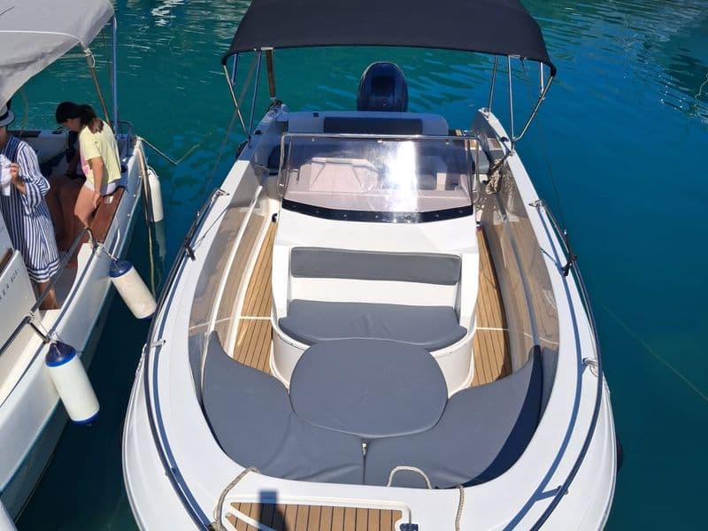 Pacific Craft 670 - Teranga Boat Charter Makarska