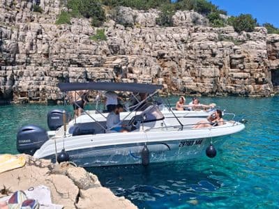 Pacific Craft 670 - Teranga Boat Charter Makarska