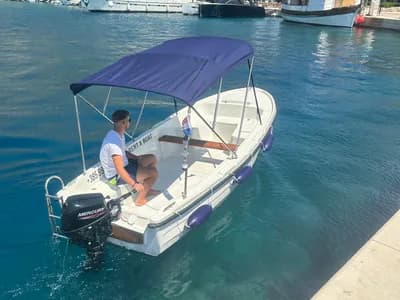 Unutrašnjost Adria M Sport 500