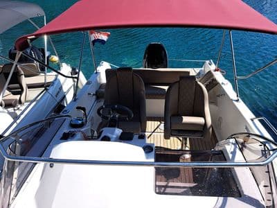 Atlantic Sun Cruiser 655 boat rental Milna Brac HQ