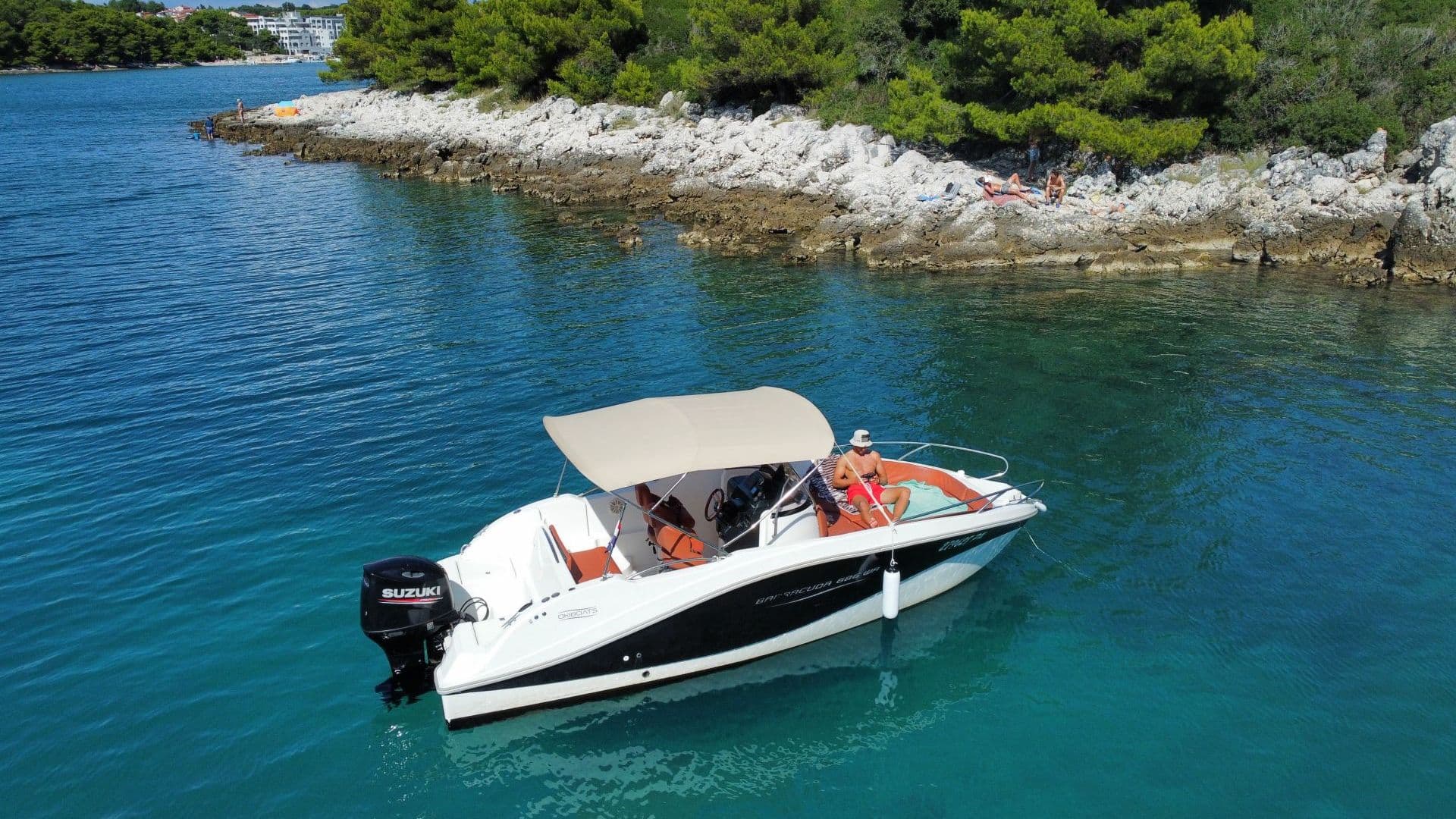 Barracuda 686 WA gliser na moru - Medulin