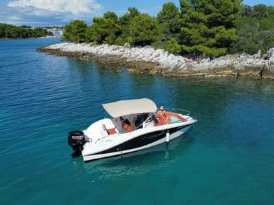 Barracuda 686 WA gliser na moru - Medulin