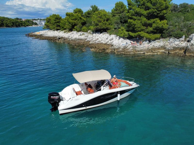 Barracuda 686 WA gliser na moru - Medulin