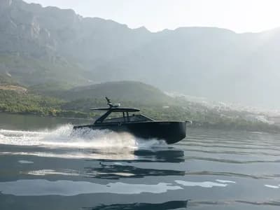 Colnago 38 OPEN na moru