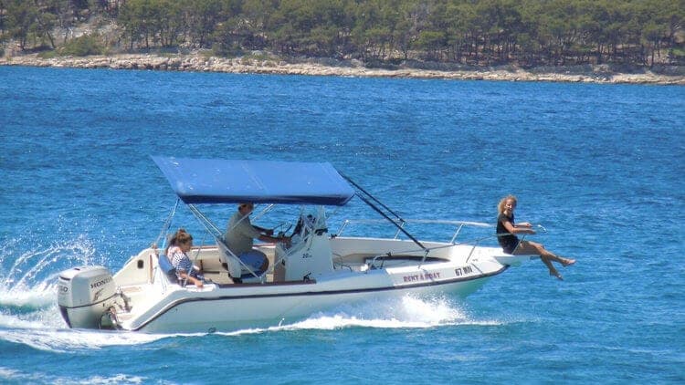ELAN 20 CC boat rental Brac Milna