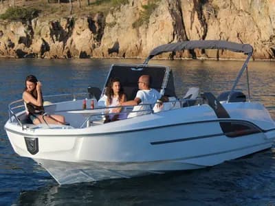 Beneteau Flyer 7.7 na moru
