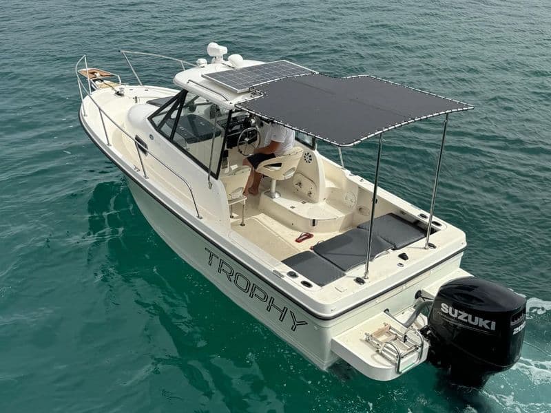 Bayliner Trophy motorni brod Starigrad Paklenica