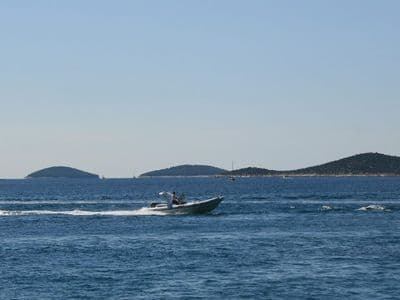 BAT Indian 680 - Sea Rent a Boat Vodice