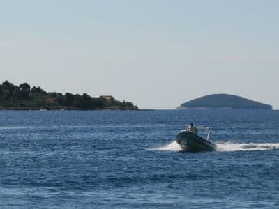 BAT Indian 680 - Sea Rent a Boat Vodice