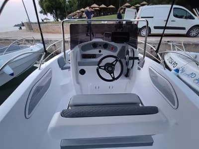 Blueline 21 150HP - Rent a Boat Poreč