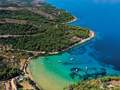 Uvala Lovrečina Brač