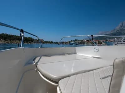 Pogled s boka Quicksilver 605