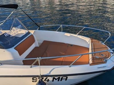 Quicksilver 675 Activ na moru