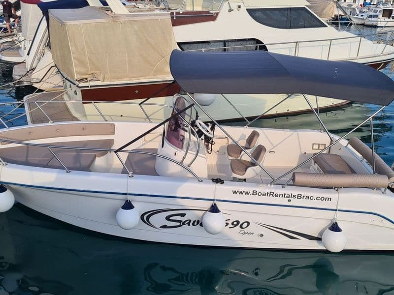 Saver 690 Open boat rental Milna Brac HQ