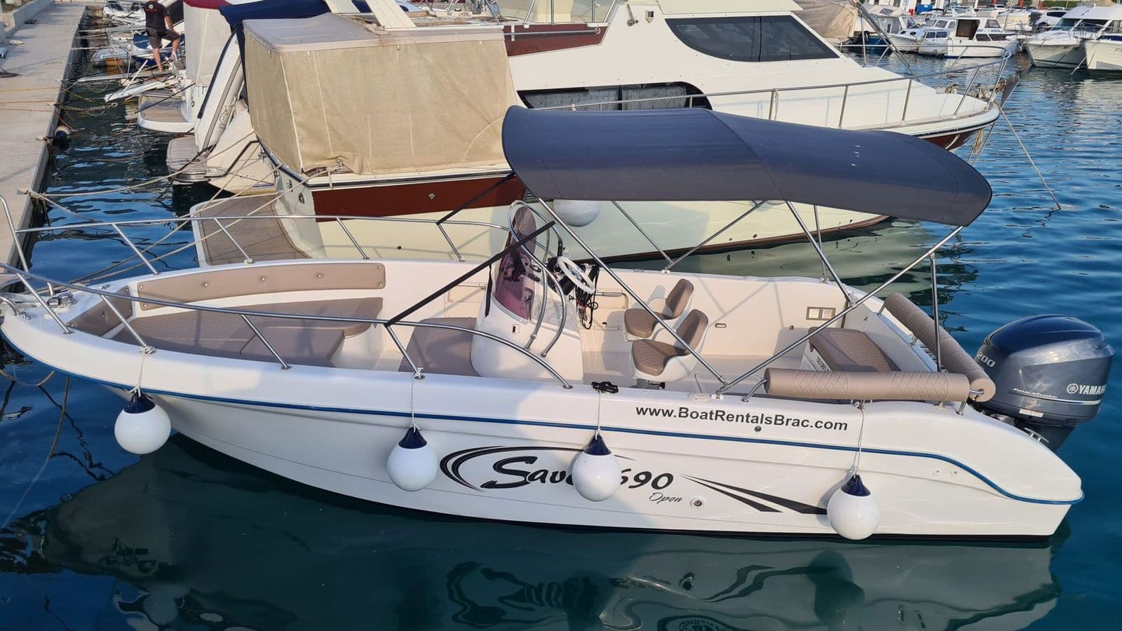 Saver 690 Open boat rental Milna Brac HQ