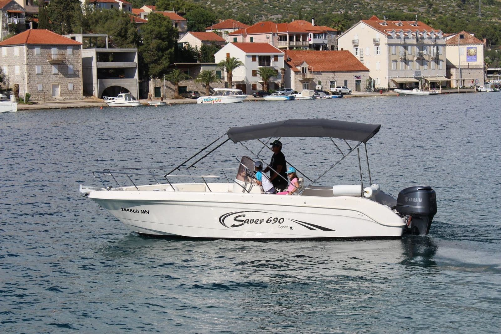 Saver 690 Open 2 boat rental Milna Brac HQ