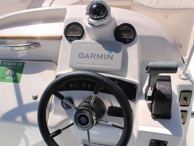 Saver 690 Open 2 boat rental Milna Brac HQ