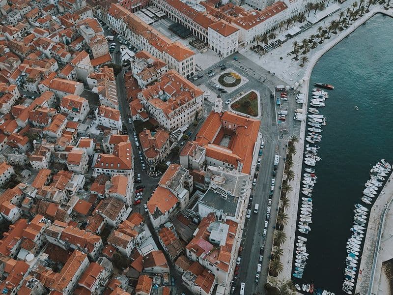 Split — stari grad i luka iz zraka