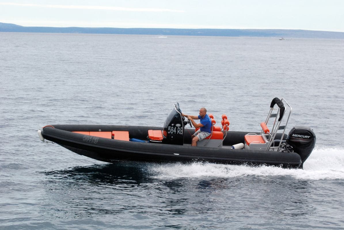 Hydrosport 737 gliser Starigrad Paklenica