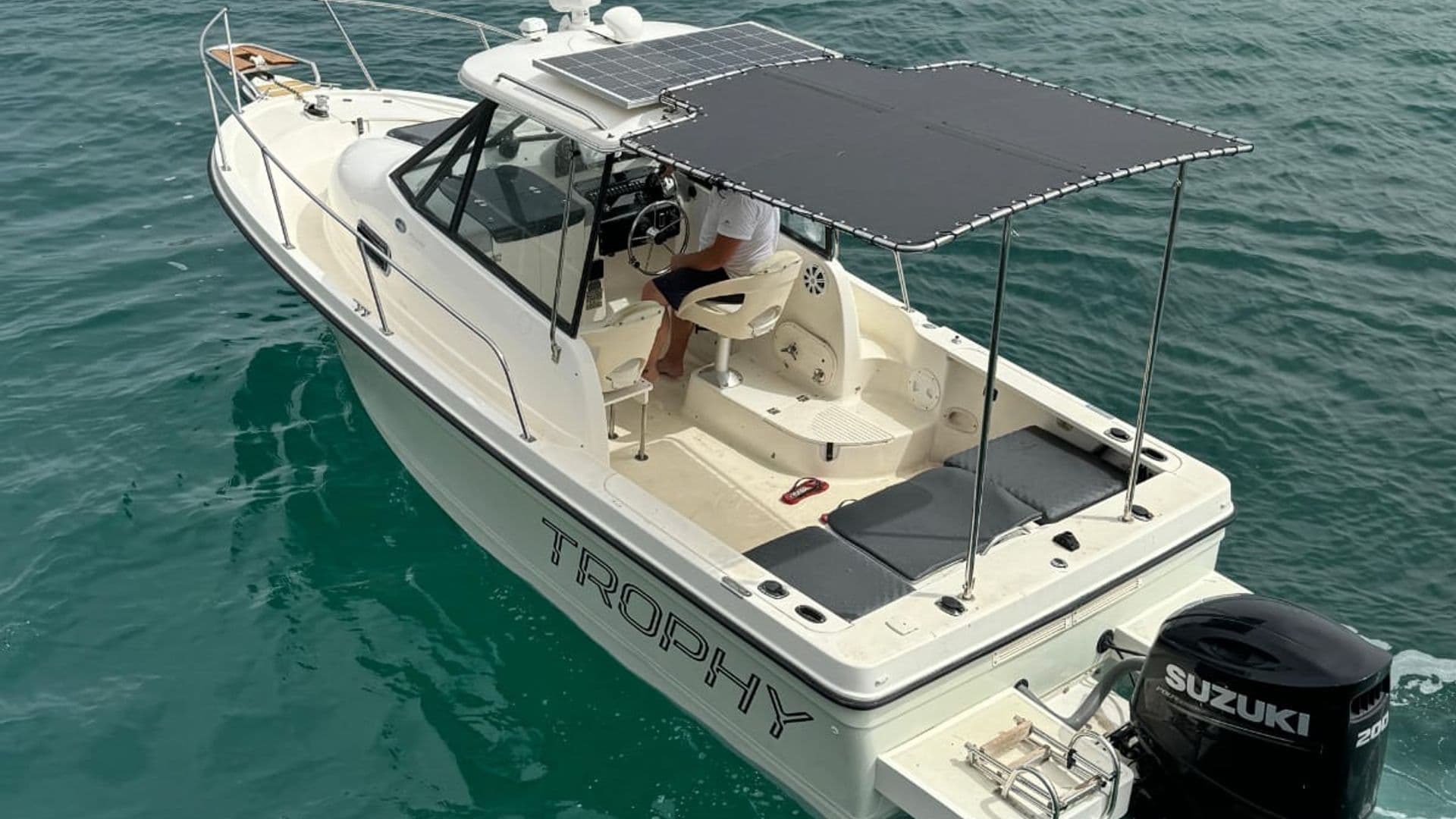 Bayliner Trophy motorni brod Starigrad Paklenica